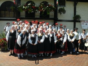 Oinkari Basque dancing group